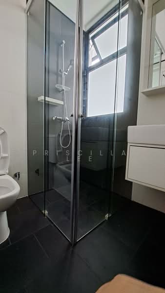 Village @ Pasir Panjang, 463 Pasir Panjang Road, 3 Bedrooms, 1,098 sqft, Condominium For Rent, by Priscilla Lee, 500152326 - Bathroom - PropertyGuru.com.sg