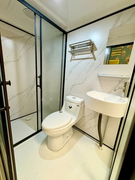 The SunRise Haven Studio, , Studio, 215 sqft, Bungalow House For Rent, by Stanley Lee, 500152328 - Bathroom - PropertyGuru.com.sg