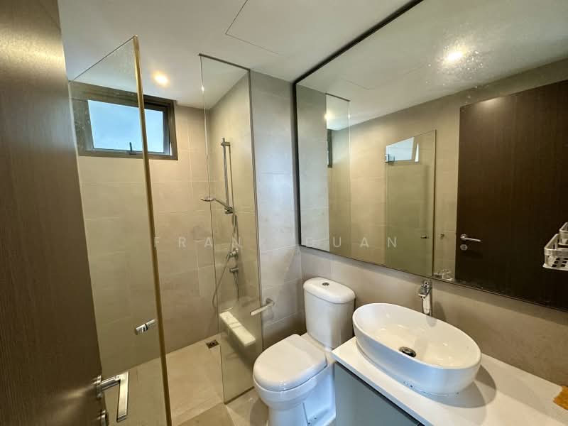 Vue 8 Residence, Pasir Ris Heights, 2 Bedrooms, 797 sqft, Condominium For Rent, by Frank Duan, 500152334 - Bathroom - PropertyGuru.com.sg