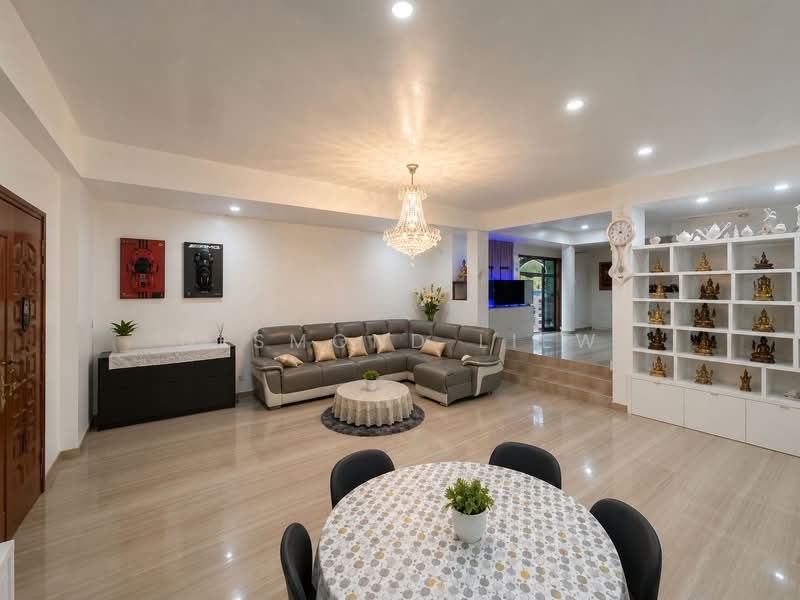 MacPherson, Jalan Anggkeret, 10+ Bedrooms, 3,463 sqft, Corner Terrace For Sale, by Desmond Liew, 500152335 - Living Room - PropertyGuru.com.sg