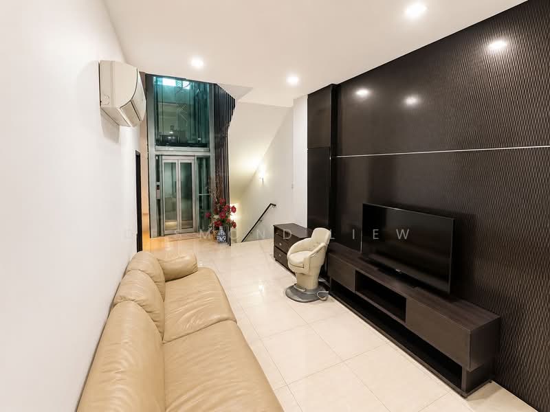 MacPherson, Jalan Anggerek, 10+ Bedrooms, 5,335 sqft, Corner Terrace For Sale, by Desmond Liew, 500152335 - Living Room - PropertyGuru.com.sg