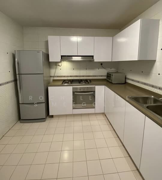Royal Palm Mansions, 330 Pasir Panjang Road, 3 Bedrooms, 1,238 sqft, Condominium For Rent, by Rochelle De S Meegolle, 500152343 - Kitchen - PropertyGuru.com.sg