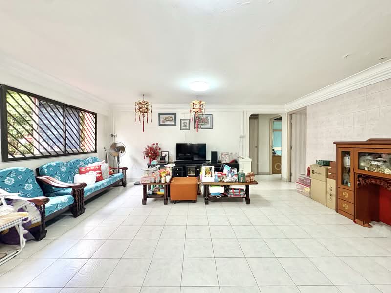 395 Yishun Ring Road, 395 Yishun Ring Road, 3 Bedrooms, 1,119 sqft, HDB Flat For Sale, by Noviana Santoso, 500152368 - Living Room - PropertyGuru.com.sg
