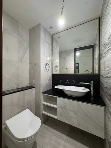 Belgravia Ace, 100 Belgravia Drive, 5 Bedrooms, 4,058 sqft, Semi-Detached House For Rent, by Dan Tay, 500152371 - Bathroom - PropertyGuru.com.sg