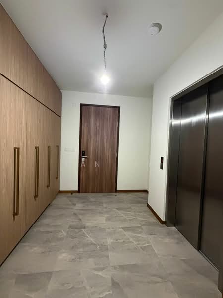 Belgravia Ace, 100 Belgravia Drive, 5 Bedrooms, 4,058 sqft, Semi-Detached House For Rent, by Dan Tay, 500152371 - Corridor - PropertyGuru.com.sg