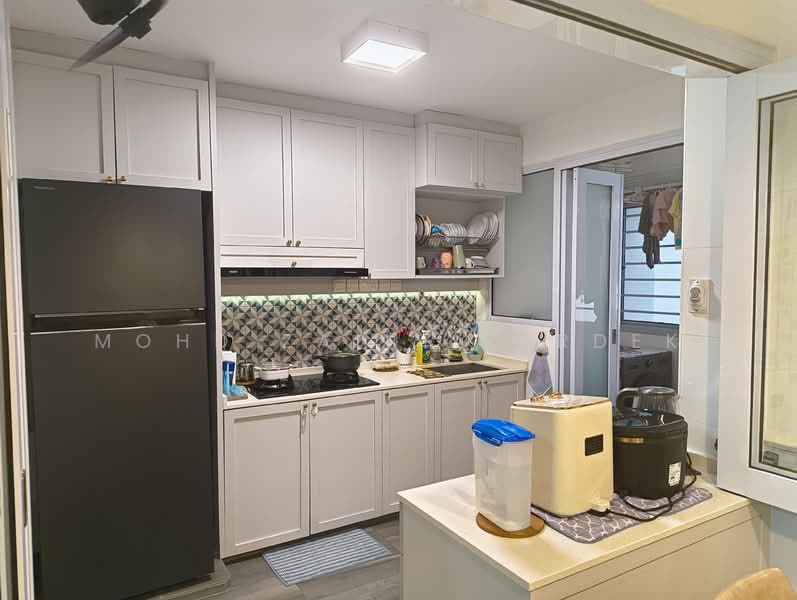 443B Bukit Batok West Avenue 8, 443B Bukit Batok West Avenue 8, 3 Bedrooms, 990 sqft, HDB Flat For Sale, by Mohd Zaini Sardek, 500152373 - Kitchen - PropertyGuru.com.sg