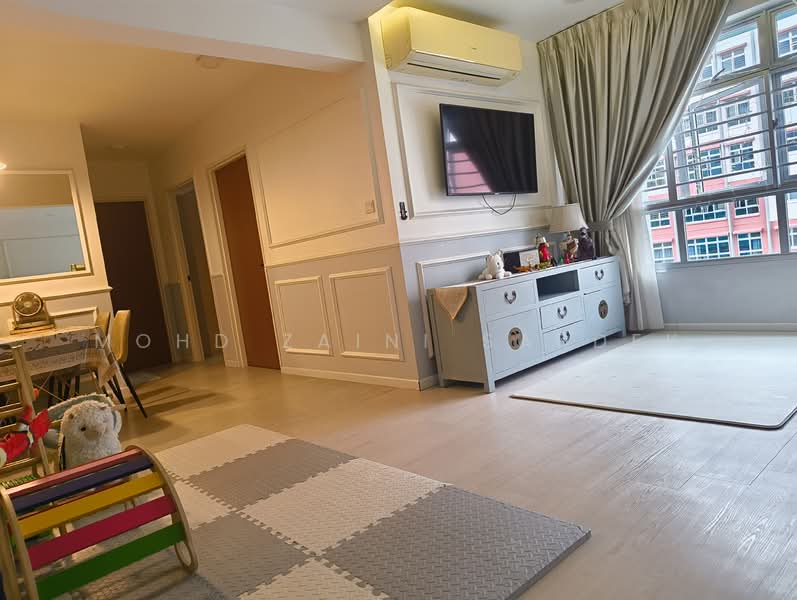 443B Bukit Batok West Avenue 8, 443B Bukit Batok West Avenue 8, 3 Bedrooms, 990 sqft, HDB Flat For Sale, by Mohd Zaini Sardek, 500152373 - Living Room - PropertyGuru.com.sg