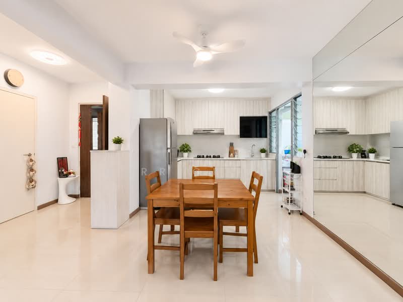 377B Hougang Street 32, 377B Hougang Street 32, 3 Bedrooms, 1,013 sqft, HDB Flat For Sale, by Derrick Tee, 500152376 - Kitchen - PropertyGuru.com.sg