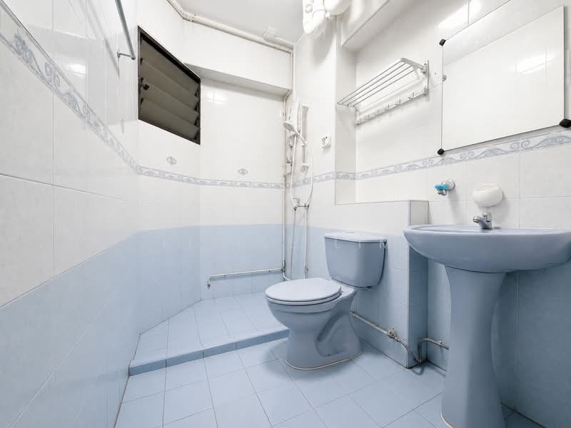 525 Woodlands Drive 14, 525 Woodlands Drive 14, 3 Bedrooms, 1,119 sqft, HDB Flat For Sale, by Kleeve Lim, 500152404 - Bathroom - PropertyGuru.com.sg