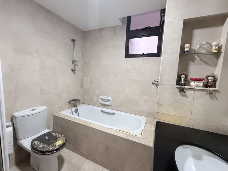 Seletaris, 511 Sembawang Road, 4 Bedrooms, 1,636 sqft, Condominium For Sale, by Roxine Ang, 500152410 - Master Bathroom - PropertyGuru.com.sg