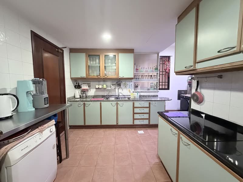 Seletaris, 511 Sembawang Road, 4 Bedrooms, 1,636 sqft, Condominium For Sale, by Roxine Ang, 500152410 - Kitchen - PropertyGuru.com.sg