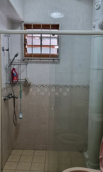 315C Anchorvale Road, 315C Anchorvale Road, 3 Bedrooms, 1,345 sqft, HDB Flat For Rent, by Rayner Cheng, 500152414 - Bathroom - PropertyGuru.com.sg