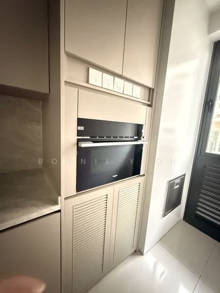 One 33 Residences, , 3 Bedrooms, 1,051 sqft, Apartment For Rent, by Bonnie Yeoh, 500152420 - Kitchen - PropertyGuru.com.sg