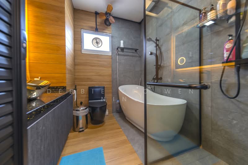 268B Punggol Field, 268B Punggol Field, 3 Bedrooms, 1,604 sqft, HDB Flat For Sale, by Debbie Yeo Wen Ning, 500152438 - Bathroom - PropertyGuru.com.sg