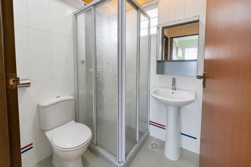 256D Sumang Walk, 256D Sumang Walk, 2 Bedrooms, 732 sqft, HDB Flat For Sale, by Reine Chan, 500152451 - Bathroom - PropertyGuru.com.sg