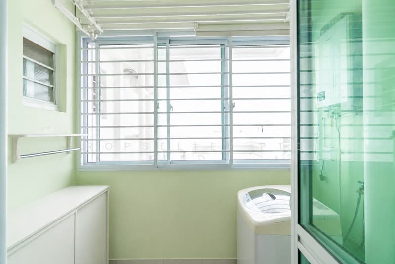 256D Sumang Walk, 256D Sumang Walk, 2 Bedrooms, 732 sqft, HDB Flat For Sale, by Reine Chan, 500152451 - Balcony - PropertyGuru.com.sg