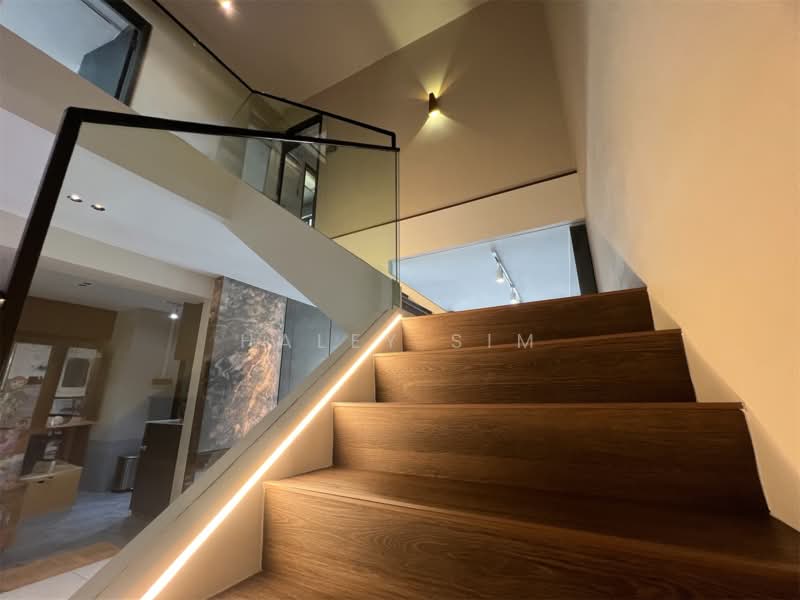150 Mei Ling Street, 150 Mei Ling Street, 4 Bedrooms, 1,585 sqft, HDB Flat For Sale, by Haley Sim, 500152455 - Sleek Stairway - PropertyGuru.com.sg