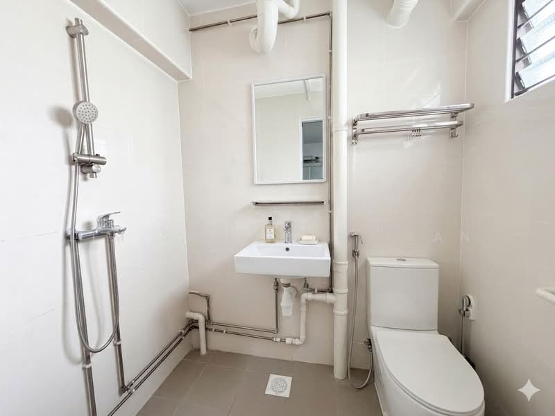 439 Yishun Avenue 11, 439 Yishun Avenue 11, 3 Bedrooms, 904 sqft, HDB Flat For Sale, by Lim Sher Han Sean, 500152465 - Master Bathroom - PropertyGuru.com.sg