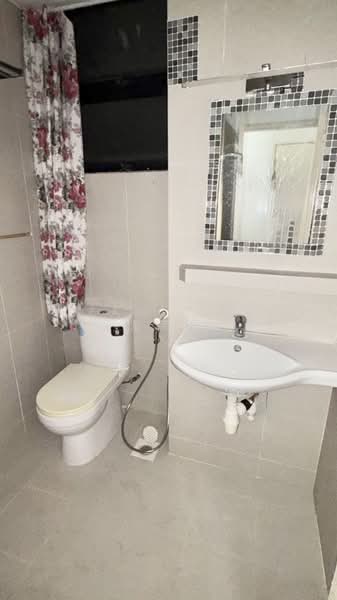 Bristol Lodge, 53 Bristol Road, 3 Bedrooms, 958 sqft, Condominium For Sale, by Zan Sim (沈瓒延), 500152470 - Bathroom - PropertyGuru.com.sg