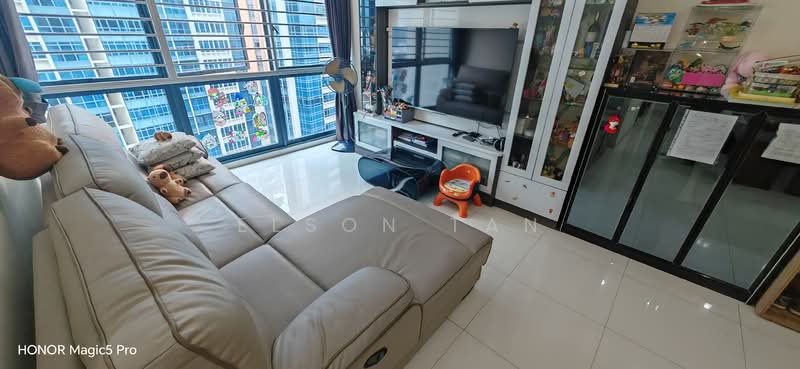 City Square Residences, 6 Kitchener Link, 3 Bedrooms, 1,206 sqft, Condominium For Rent, by Elson Tan, 500152483 - Living Room - PropertyGuru.com.sg