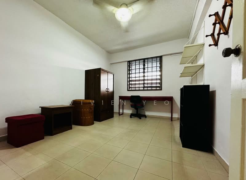 327 Clementi Avenue 5, 327 Clementi Avenue 5, 2 Bedrooms, 721 sqft, HDB Flat For Rent, by Vivien Yeo, 500152485 - Study - PropertyGuru.com.sg