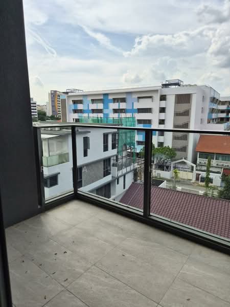 Mattar Residences, 7 Mattar Road, 1 Bedroom, 560 sqft, Condominium For Rent, by Raja Lathme, 500152491 - Balcony - PropertyGuru.com.sg