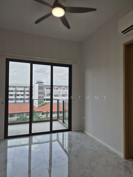 Mattar Residences, 7 Mattar Road, 1 Bedroom, 560 sqft, Condominium For Rent, by Raja Lathme, 500152491 - Balcony - PropertyGuru.com.sg