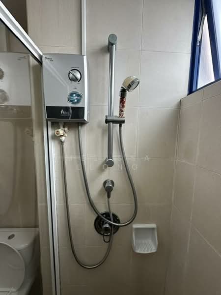 Kellett Court, 21 Shelford Road, 3 Bedrooms, 1,350 sqft, Condominium For Rent, by Melissa Leong, 500152493 - Bathroom - PropertyGuru.com.sg