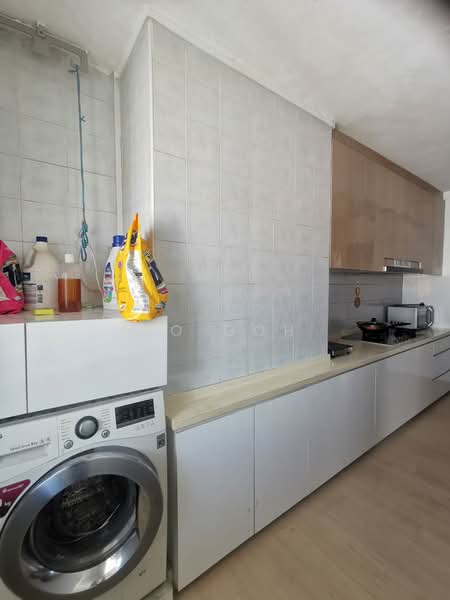 723 Jurong West Avenue 5, 723 Jurong West Avenue 5, 3 Bedrooms, 1,119 sqft, HDB Flat For Sale, by Jo Goh, 500152517 - Kitchen - PropertyGuru.com.sg
