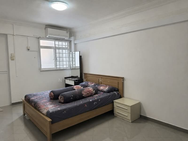 127 Ang Mo Kio Avenue 3, 127 Ang Mo Kio Avenue 3, 2 Bedrooms, 721 sqft, HDB Flat For Sale, by Nick R. L, 500152536 - Bedroom - PropertyGuru.com.sg