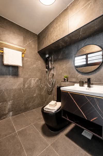 919 Hougang Avenue 4, 919 Hougang Avenue 4, 3 Bedrooms, 1,076 sqft, HDB Flat For Sale, by Delvin Ong, 500152569 - Bathroom - PropertyGuru.com.sg