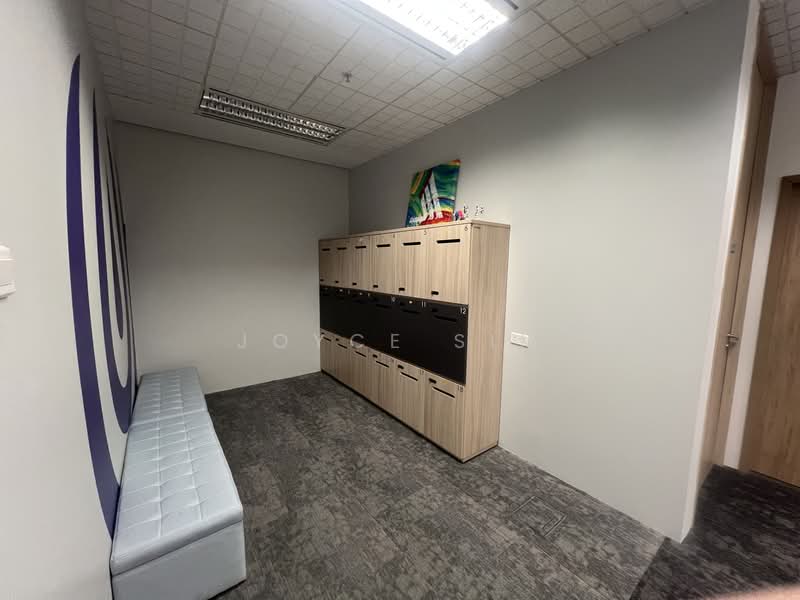 Exclusive real listing Fully Fitted Office at CBD Raffles Place, Cecil street, Raffles Place, Telok Ayer, 4,211 sqft, Office For Rent, by Joyce Sim, 500152577 - Corridor - CommercialGuru.com.sg