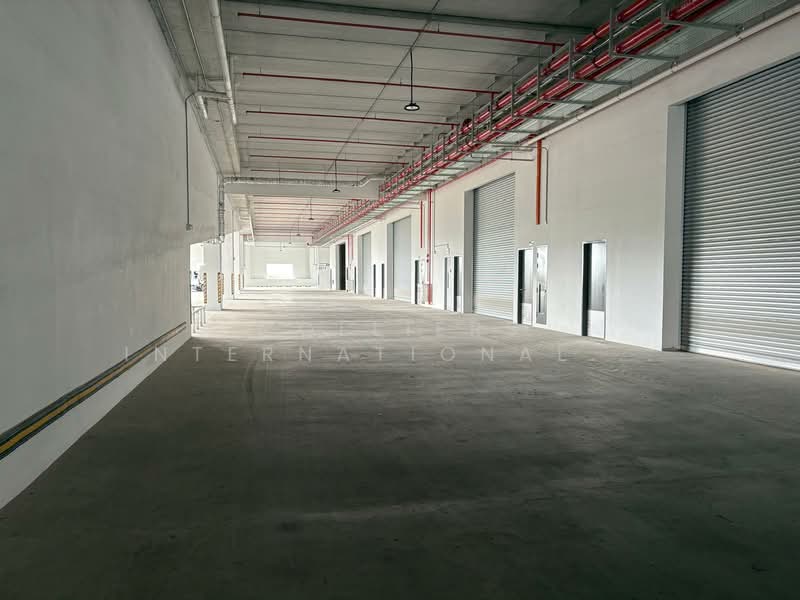 Brand New Car Workshops with EV Chargers in Jurong, Boon Lay / Jurong / Tuas, 2,500 sqft, Factory / Workshop (B2) For Rent, by CHUA CHENG XUAN, 500152583 - Interior - CommercialGuru.com.sg