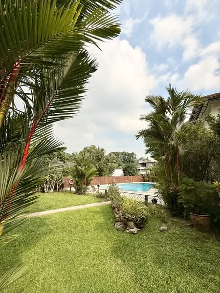 6D Cluny Park, Cluny Park, 4 Bedrooms, 2,999 sqft, Detached House For Sale, by Chand Mahtani, 500152590 - Garden - PropertyGuru.com.sg