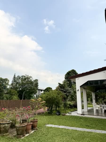 6D Cluny Park, Cluny Park, 4 Bedrooms, 2,999 sqft, Detached House For Sale, by Chand Mahtani, 500152590 - Garden - PropertyGuru.com.sg