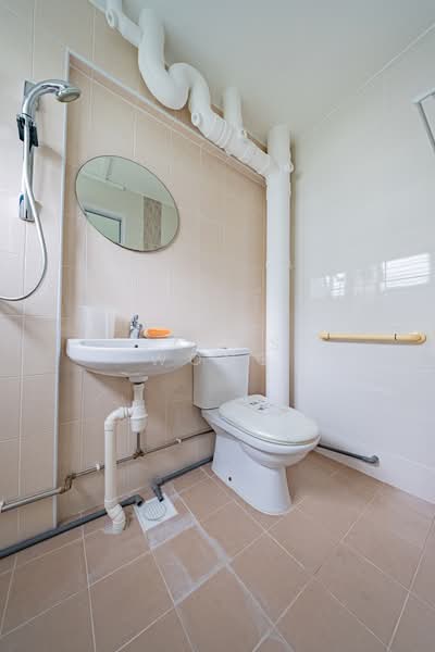 627 Ang Mo Kio Avenue 9, 627 Ang Mo Kio Avenue 9, 4 Bedrooms, 1,206 sqft, HDB Flat For Sale, by James Wong, 500152595 - Bathroom - PropertyGuru.com.sg