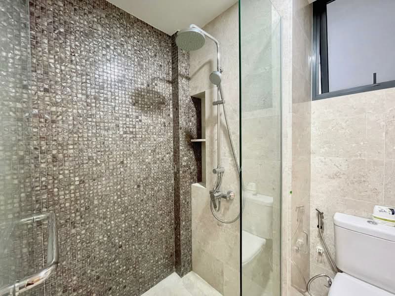 La Fiesta, 58 Sengkang Square, Room Rental, 200 sqft, Condominium For Rent, by Lenny Tan, 500152596 - Bathroom - PropertyGuru.com.sg