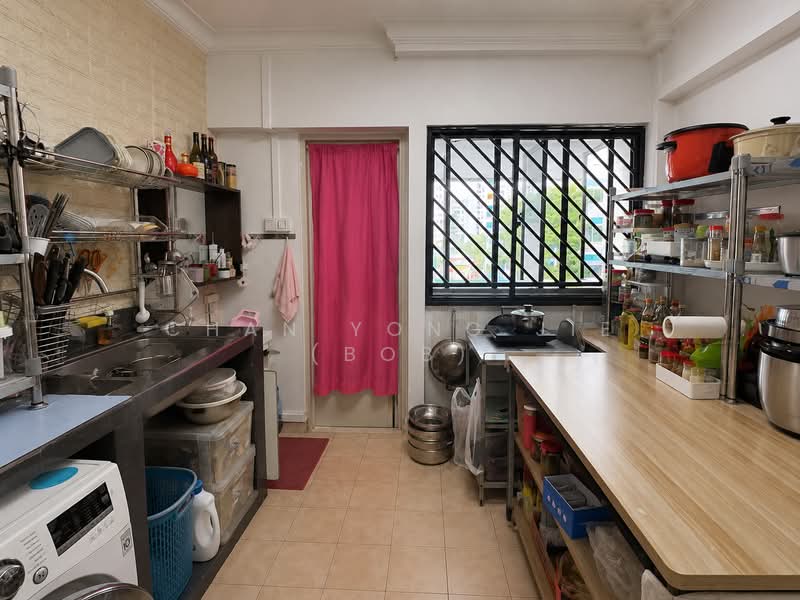 338 Jurong East Avenue 1, 338 Jurong East Avenue 1, Room Rental, 110 sqft, HDB Flat For Rent, by Chan Yong Jie (Bob), 500152602 - Kitchen - PropertyGuru.com.sg