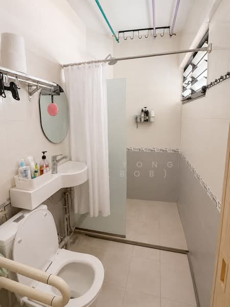 338 Jurong East Avenue 1, 338 Jurong East Avenue 1, Room Rental, 110 sqft, HDB Flat For Rent, by Chan Yong Jie (Bob), 500152602 - Bathroom - PropertyGuru.com.sg