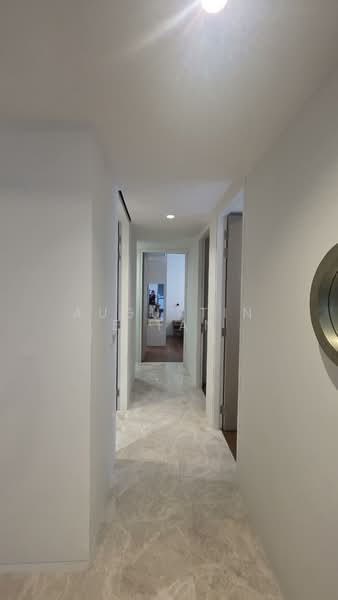 Amber Park, 18A Amber Gardens, 4 Bedrooms, 1,302 sqft, Condominium For Rent, by Augustine Tan, 500152620 - Corridor - PropertyGuru.com.sg