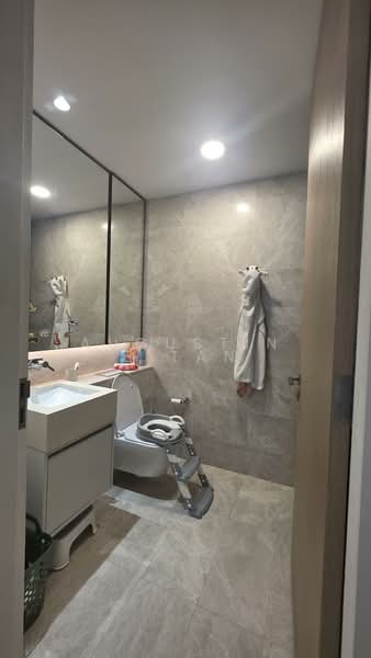 Amber Park, 18A Amber Gardens, 4 Bedrooms, 1,302 sqft, Condominium For Rent, by Augustine Tan, 500152620 - Bathroom - PropertyGuru.com.sg