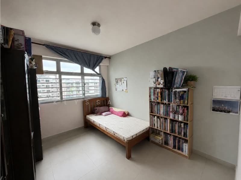 890A Tampines Avenue 1, 890A Tampines Avenue 1, 3 Bedrooms, 1,001 sqft, HDB Flat For Sale, by Klyssa Chong, 500152629 - Bedroom - PropertyGuru.com.sg