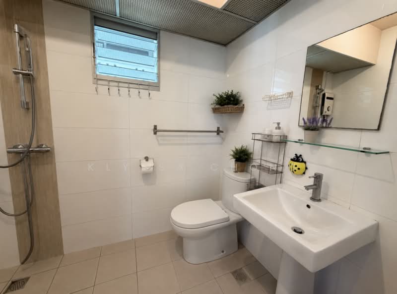 890A Tampines Avenue 1, 890A Tampines Avenue 1, 3 Bedrooms, 1,001 sqft, HDB Flat For Sale, by Klyssa Chong, 500152629 - Bathroom - PropertyGuru.com.sg