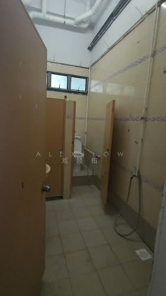 tagore lane, , 5,100 sqft, Light Industrial (B1) For Rent, by Alex Low 刘经佑, 500152631 - Bathroom - CommercialGuru.com.sg