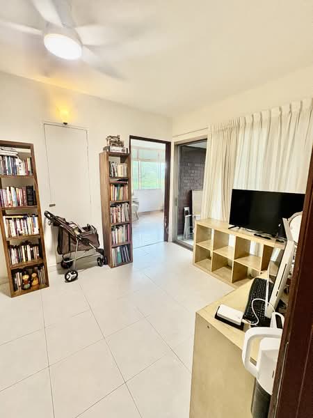 Faber Garden Condominium, 8 Angklong Lane, 3 Bedrooms, 1,873 sqft, Condominium For Sale, by May Goh, 500152632 - Family area - PropertyGuru.com.sg