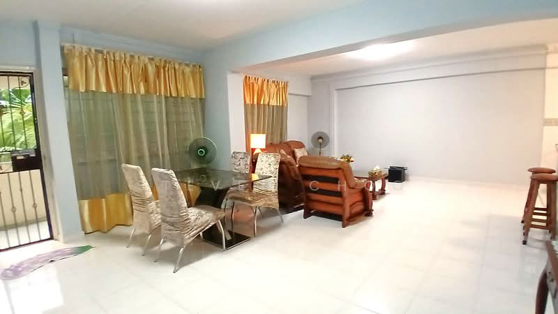 487 Pasir Ris Drive 4, 487 Pasir Ris Drive 4, 3 Bedrooms, 1,119 sqft, HDB Flat For Rent, by Steven Choo, 500152636 - Living Room - PropertyGuru.com.sg
