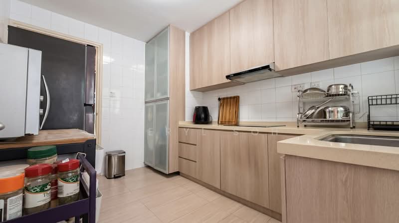 Ville Royale, 310 River Valley Road, 3 Bedrooms, 1,044 sqft, Apartment For Rent, by Cheryl Soh, 500152654 - Kitchen - PropertyGuru.com.sg