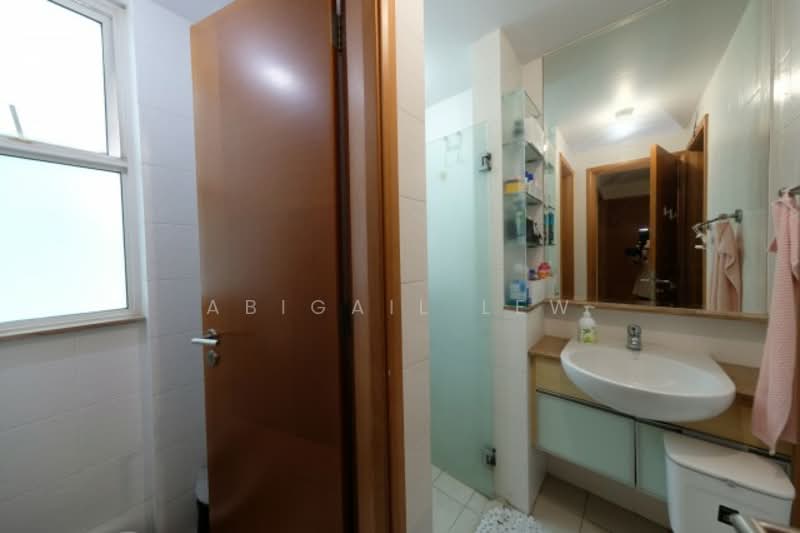 Sunglade, 9 Serangoon Avenue 2, 4 Bedrooms, 1,776 sqft, Condominium For Sale, by Abigail Lew, 500152663 - PropertyGuru.com.sg