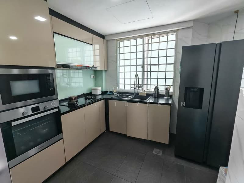 Elias Green, , 3 Bedrooms, 1,550 sqft, Condominium For Rent, by Cyril Tuzemen, 500152686 - Kitchen - PropertyGuru.com.sg