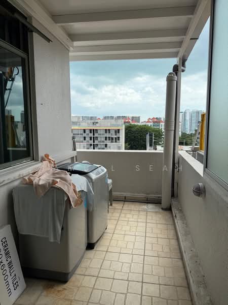 Ever Lodge, 685 Geylang Road, 2 Bedrooms, 1,050 sqft, Apartment For Rent, by Samuel Seah, 500152687 - Balcony - PropertyGuru.com.sg